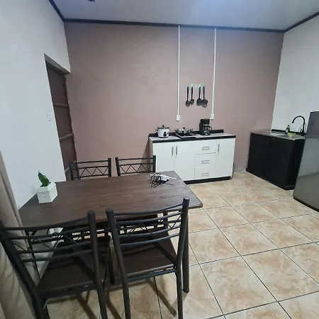 Cabinas Guayabon #5, Ac, La Fortuna San Carlos